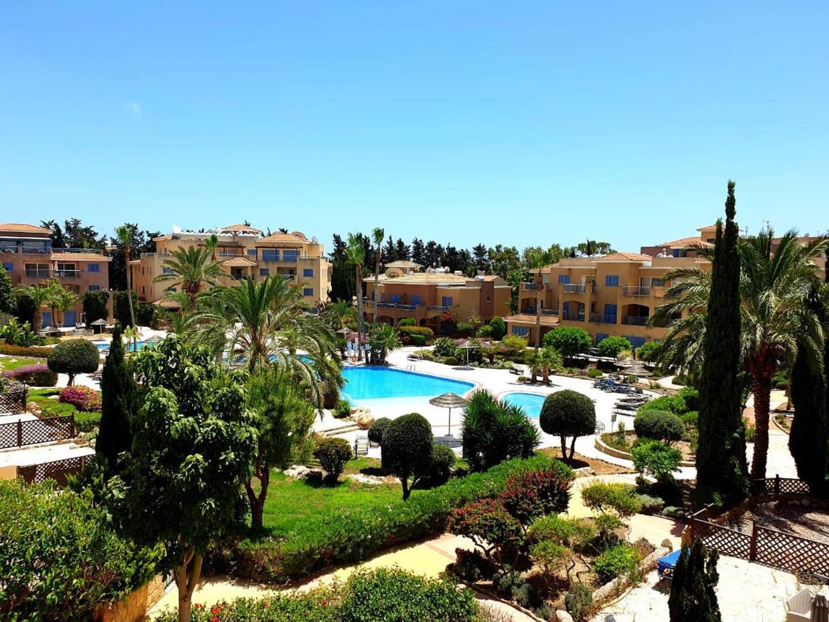 Comfortable 2 Bedroom Apartment In Popular Limnaria Gardens Paphos Eksteriør billede