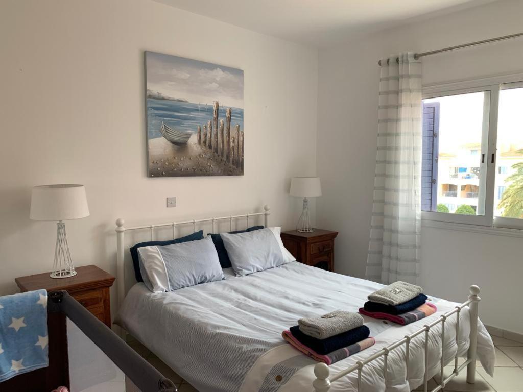 Comfortable 2 Bedroom Apartment In Popular Limnaria Gardens Paphos Eksteriør billede