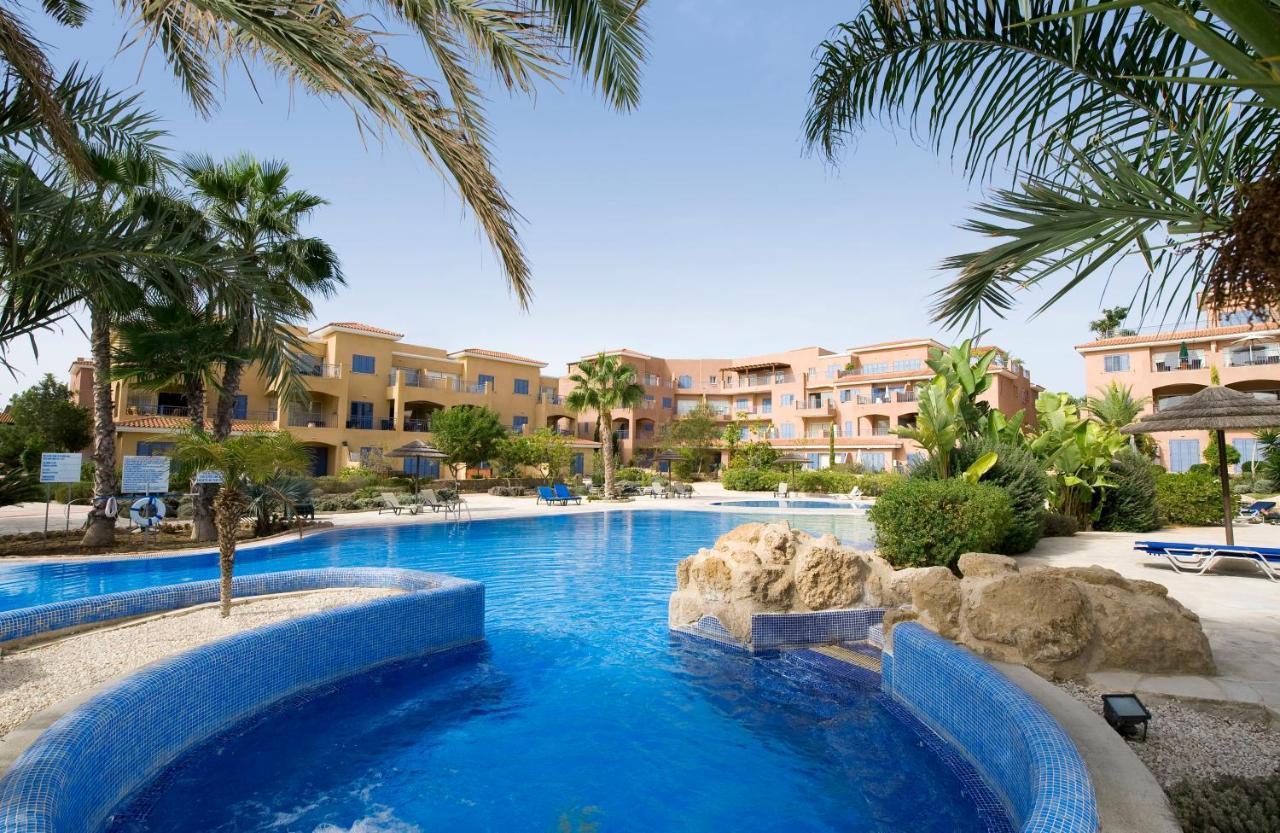 Comfortable 2 Bedroom Apartment In Popular Limnaria Gardens Paphos Eksteriør billede